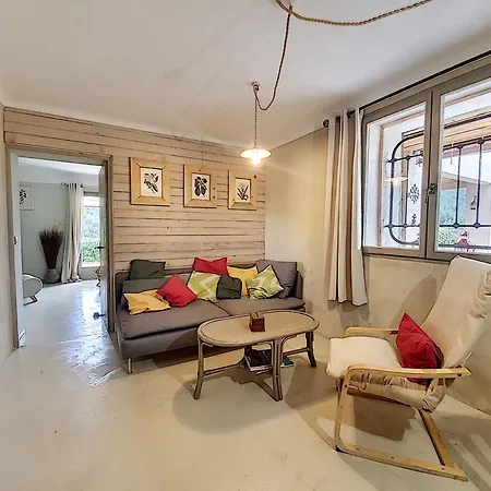 Apartment Rez De - St Cyr - L'oustaou Dorey 4pers *